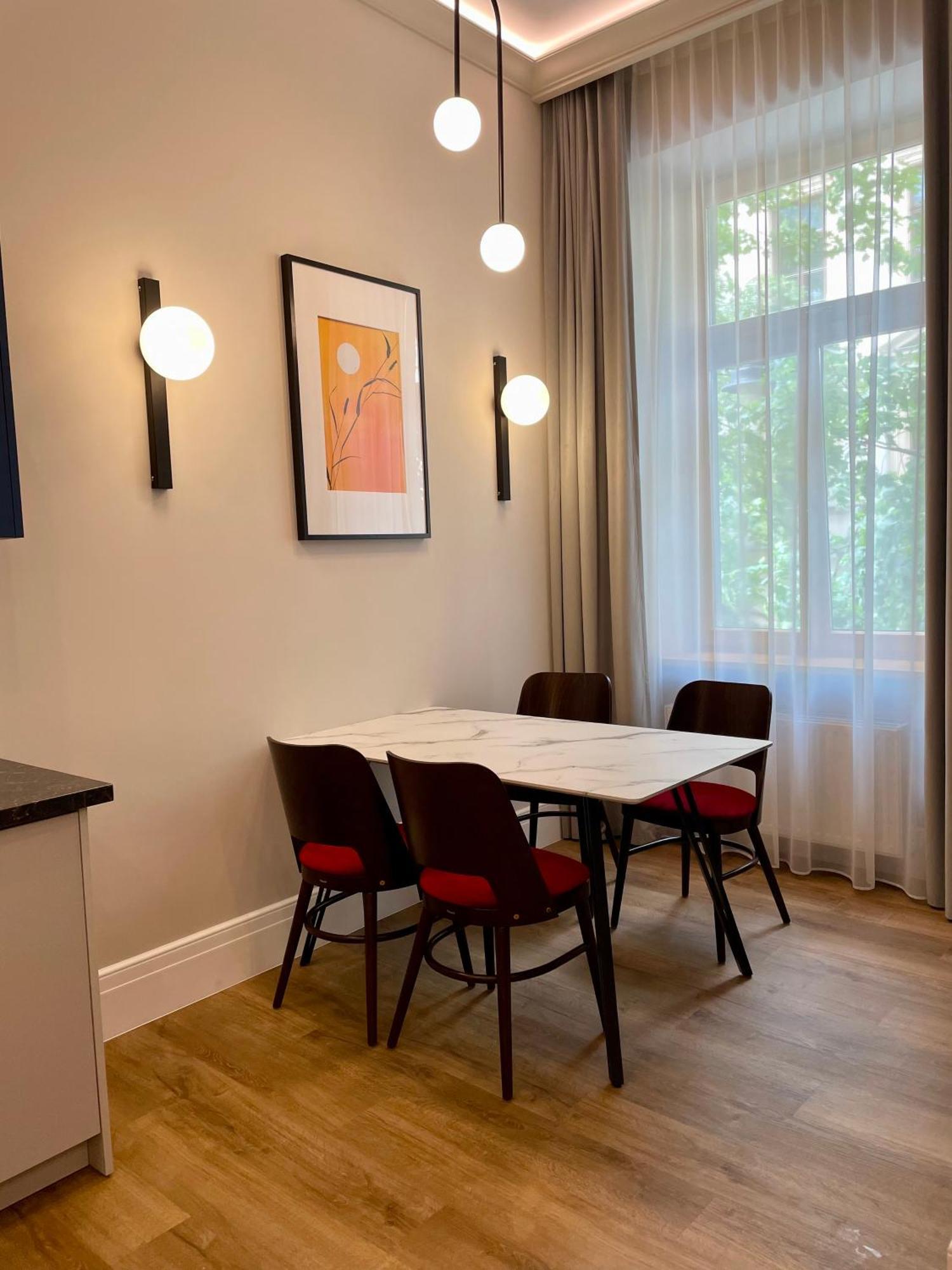 Golden Queen Apartments City Center Краков Экстерьер фото