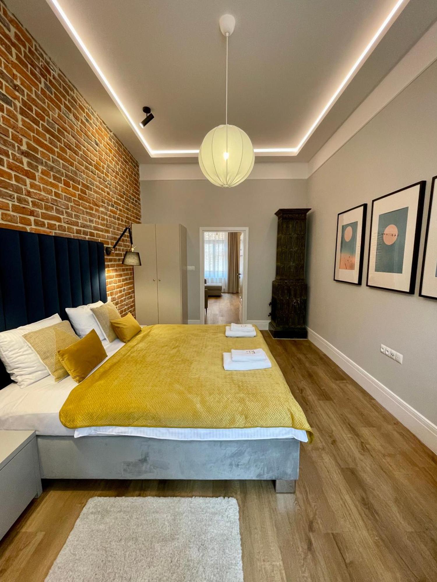 Golden Queen Apartments City Center Краков Экстерьер фото