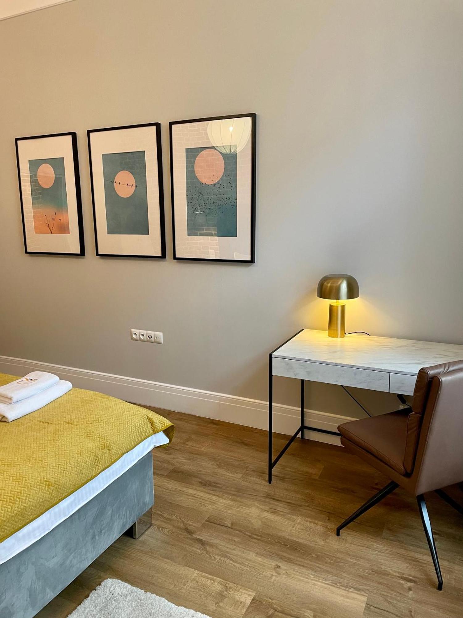 Golden Queen Apartments City Center Краков Экстерьер фото