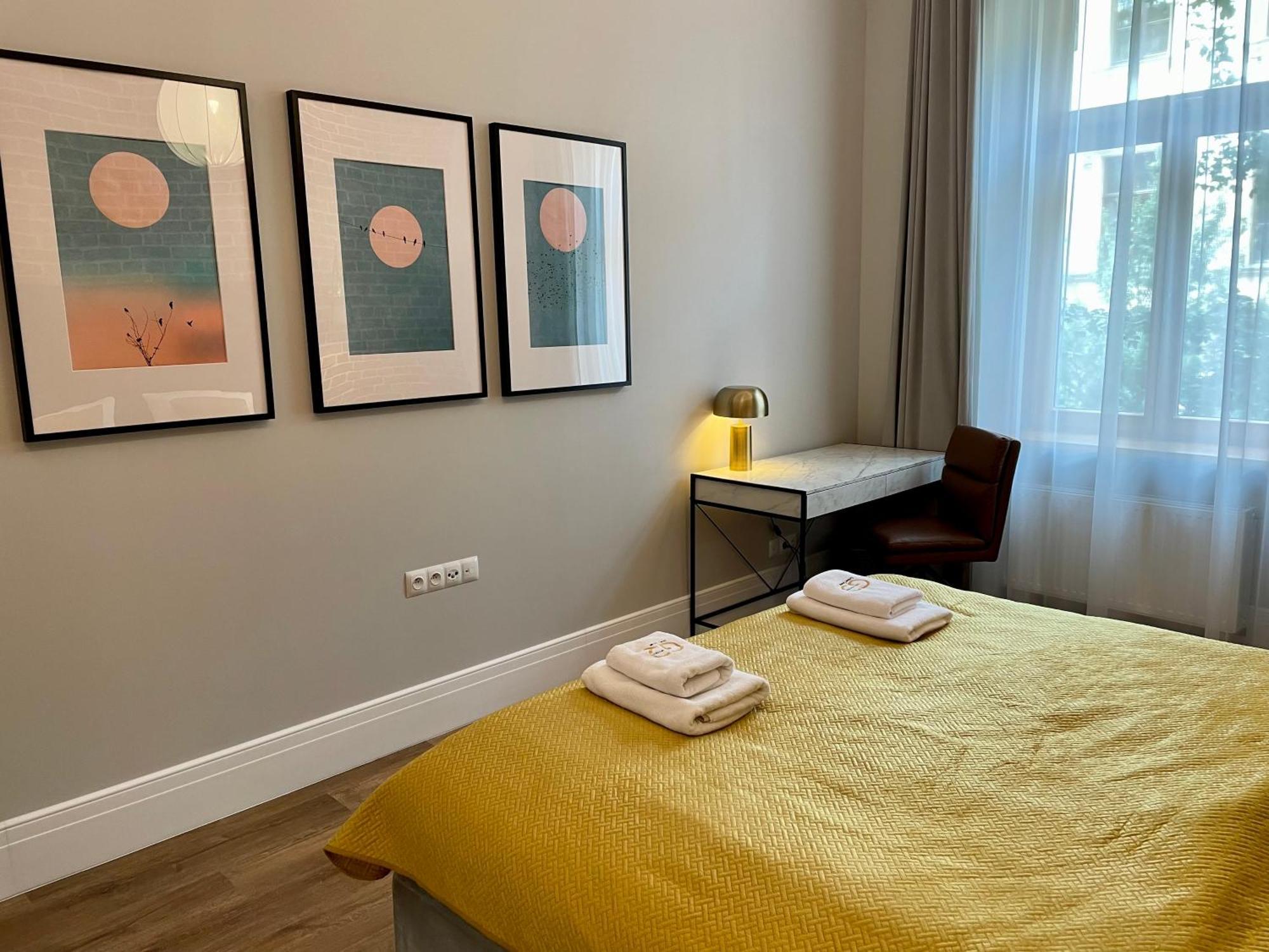 Golden Queen Apartments City Center Краков Экстерьер фото