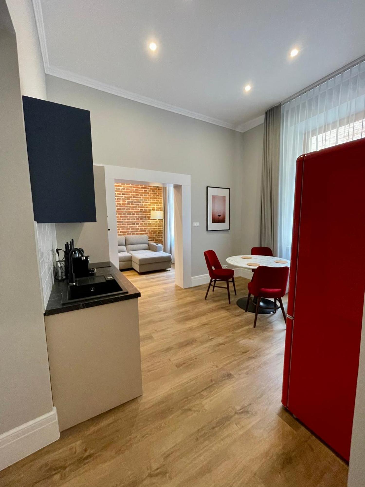 Golden Queen Apartments City Center Краков Экстерьер фото