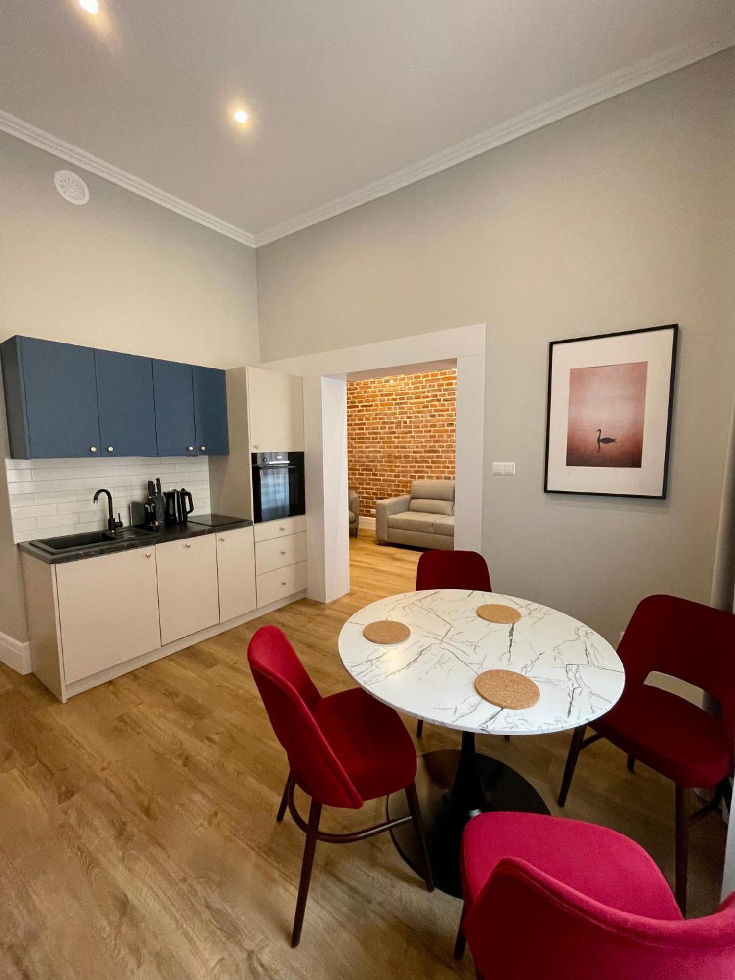 Golden Queen Apartments City Center Краков Экстерьер фото